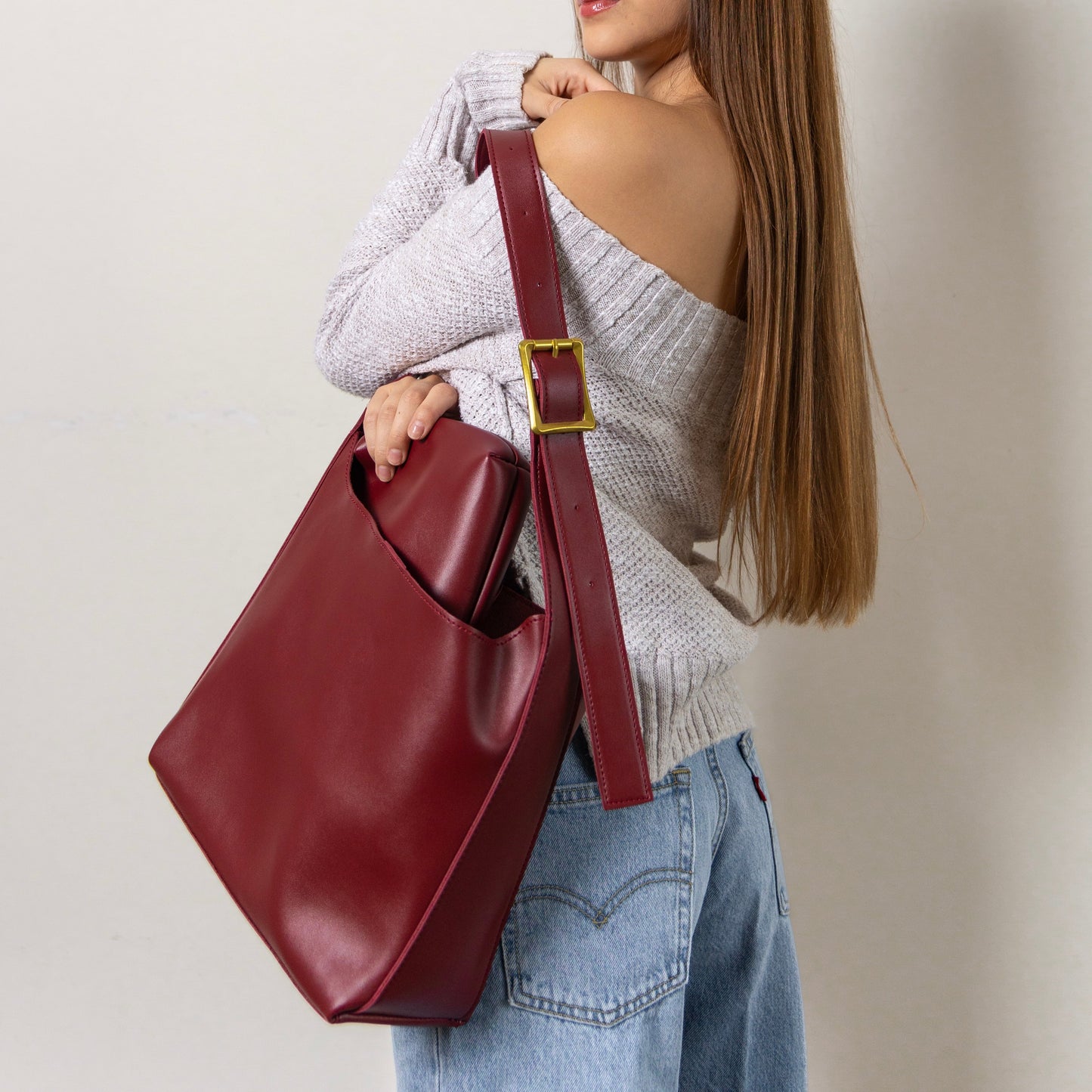 The Julie Shoulder Bag - Effortless Style Meets Everyday Functionality