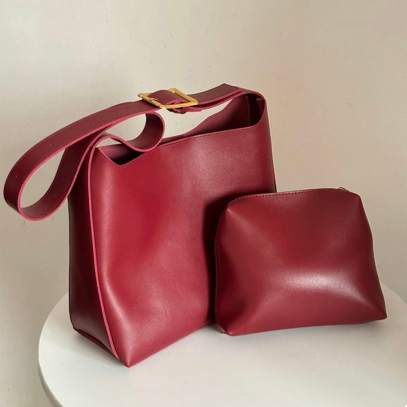 The Julie Shoulder Bag - Effortless Style Meets Everyday Functionality