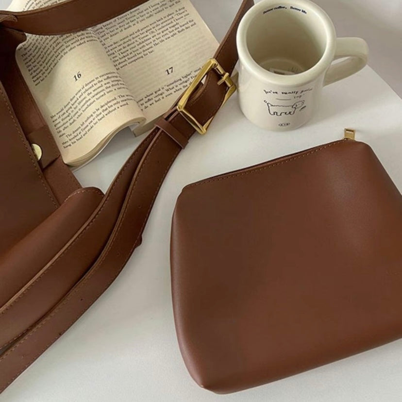 The Julie Shoulder Bag - Effortless Style Meets Everyday Functionality