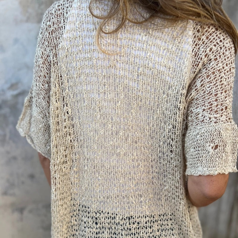 Ribbed Women’s Top with Button